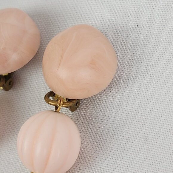 Vintage Pink Beaded Gold Leaf Clip On Earrings - Picture 2 of 5